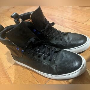 Stylish Black High-Top Men's Sneakers